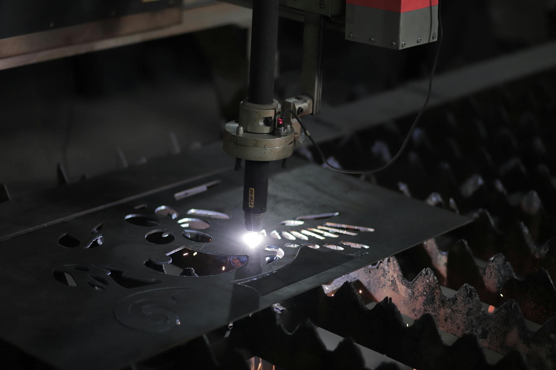 plasma cutting in factory